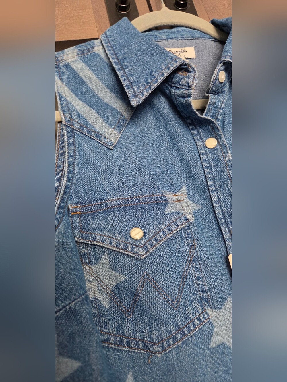 Wrangler Retro Denim Star Print Tie Front Sleeveless Western Shirt NWT Small - Picture 2 of 7